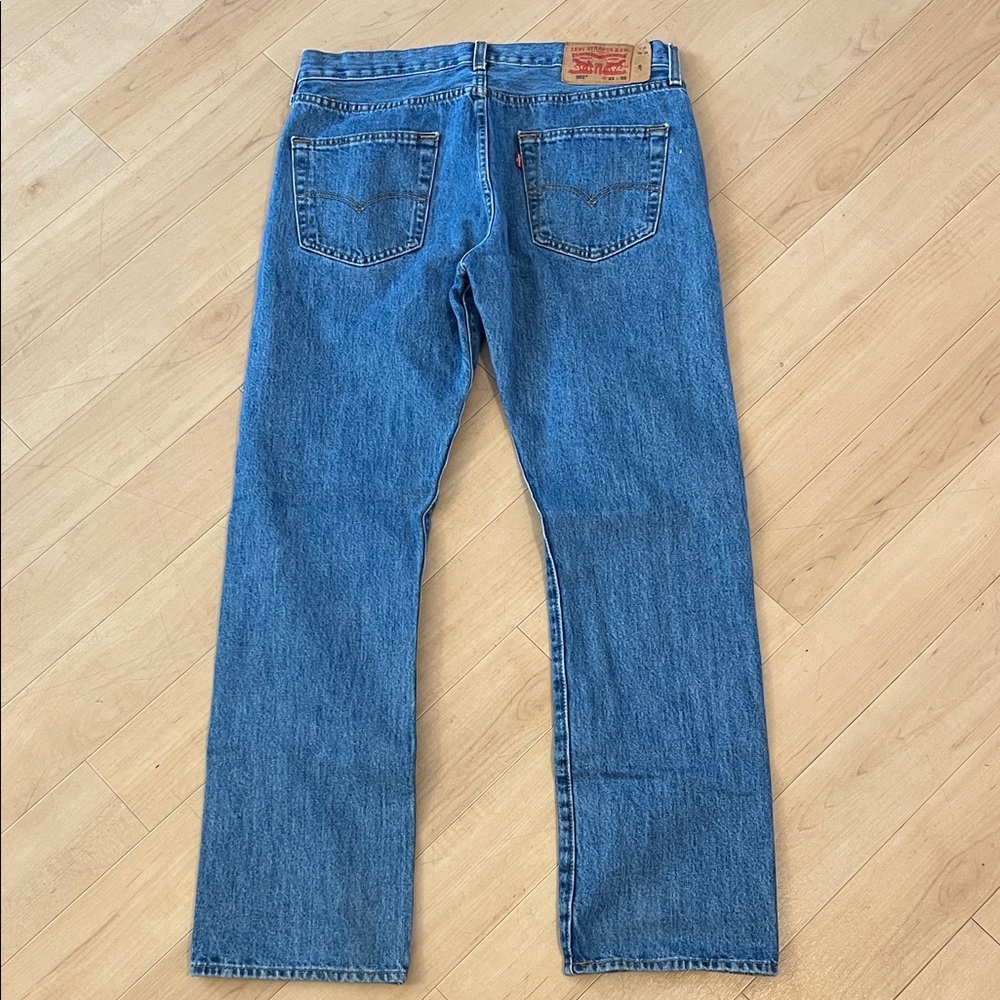 Levi's Classic Straight Denim Jeans - Picture 9 of 14
